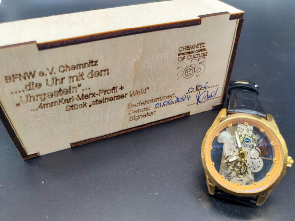 Skelettarmbanduhr mit Karl-Marx-Kopf (mechanisch und Quarzwerk) – Bild 3